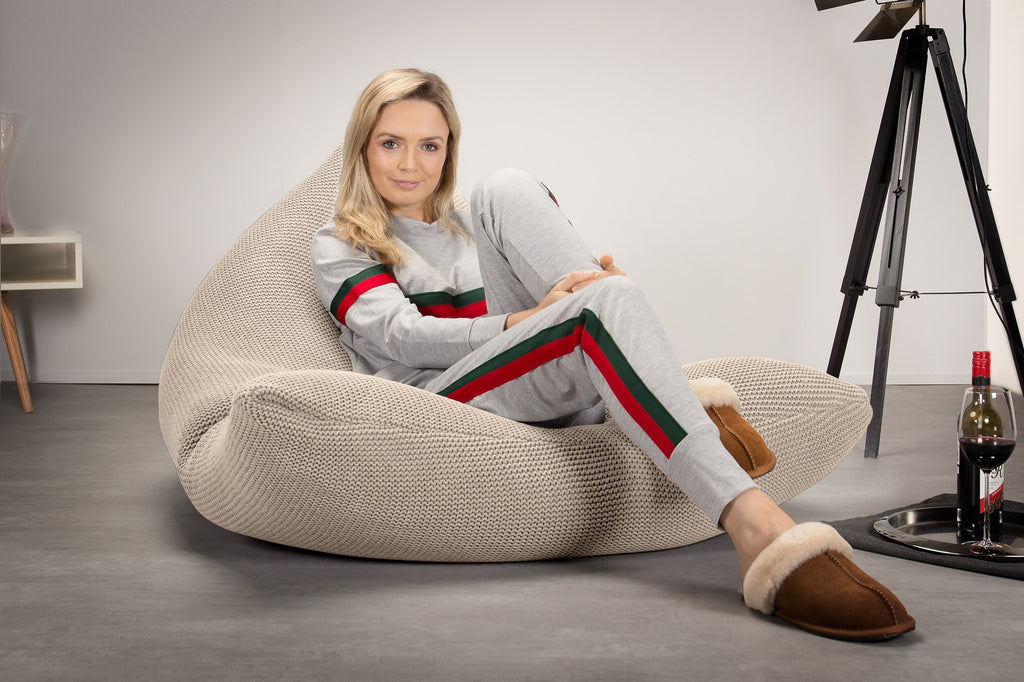 This luxurious, Indian cotton, chunky-knit bean bag is sure to leave you feeling relaxed. Unlike a woven fabric, the knitted textile we have used for this bean bag stretches as you sit on it.