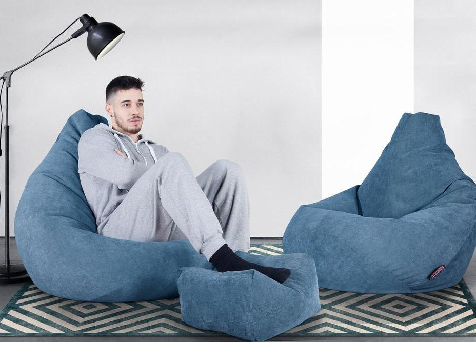 Made from our contract quality, textured Bristol flock fabric. This textured fabric feels soft and pleasant to handle and is treated with a finish to help prevent staining.