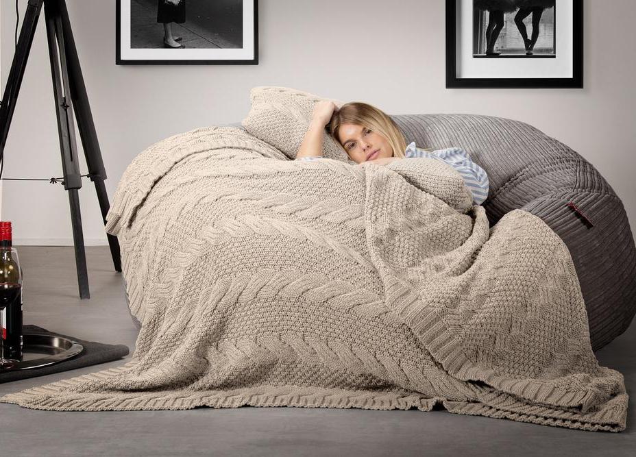 Throws & Cushions