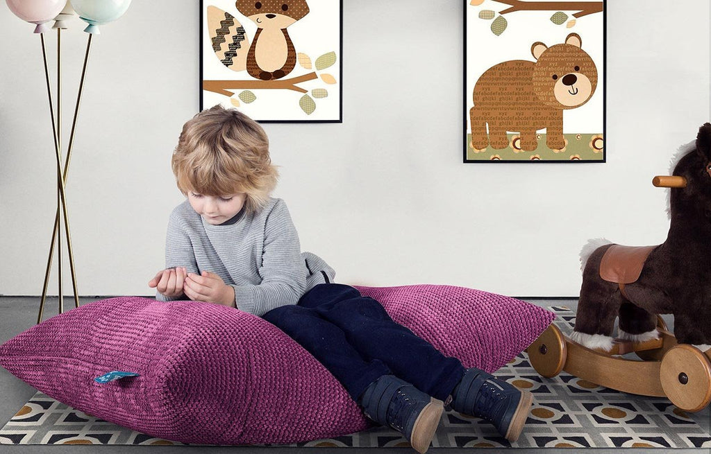 Lounge Pug® pillow bean bags are a great way for your kids to relax. Light and easy to move around, they can be used when playing with friends, watching the TV and also whilst playing computer games.